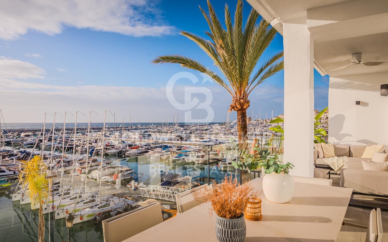 Frontline duplex penthouse with panoramic views of Puerto Banús Marina