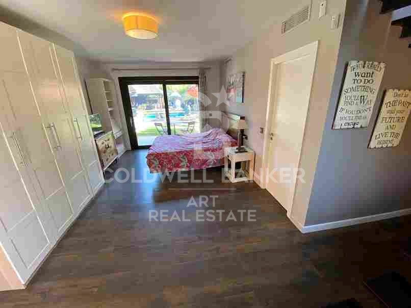 Villa exclusive de style balinais à quelques mètres de la mer à Guadalmina Baja / Casasola