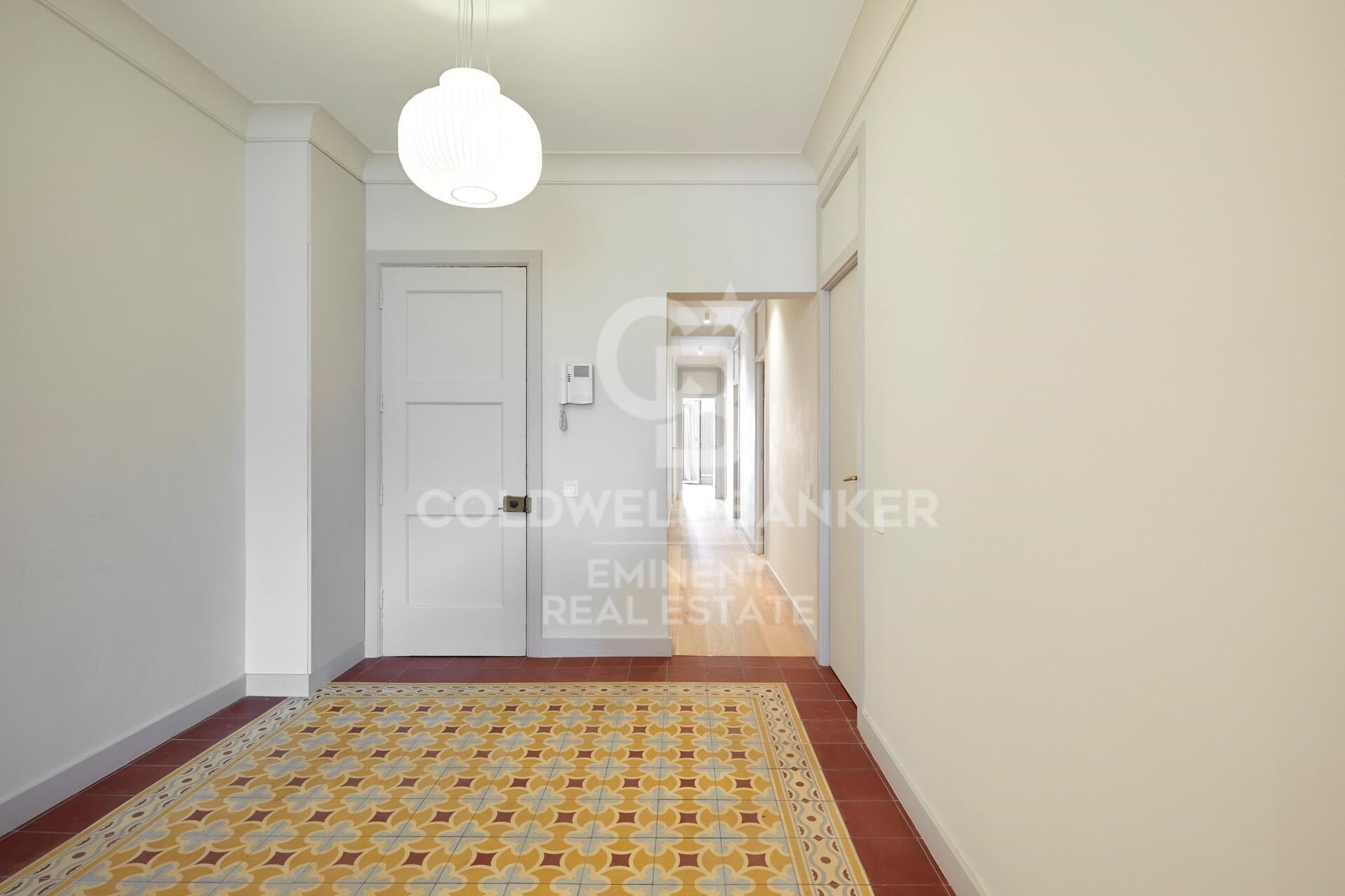 Apartment for sale next to Francesc Macià Square