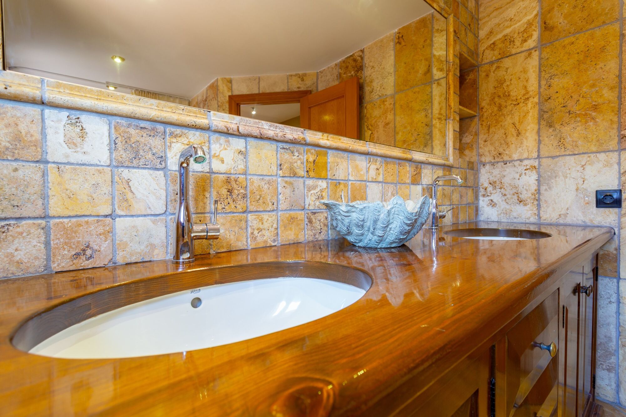 House with pool and garden in Vilafortuny