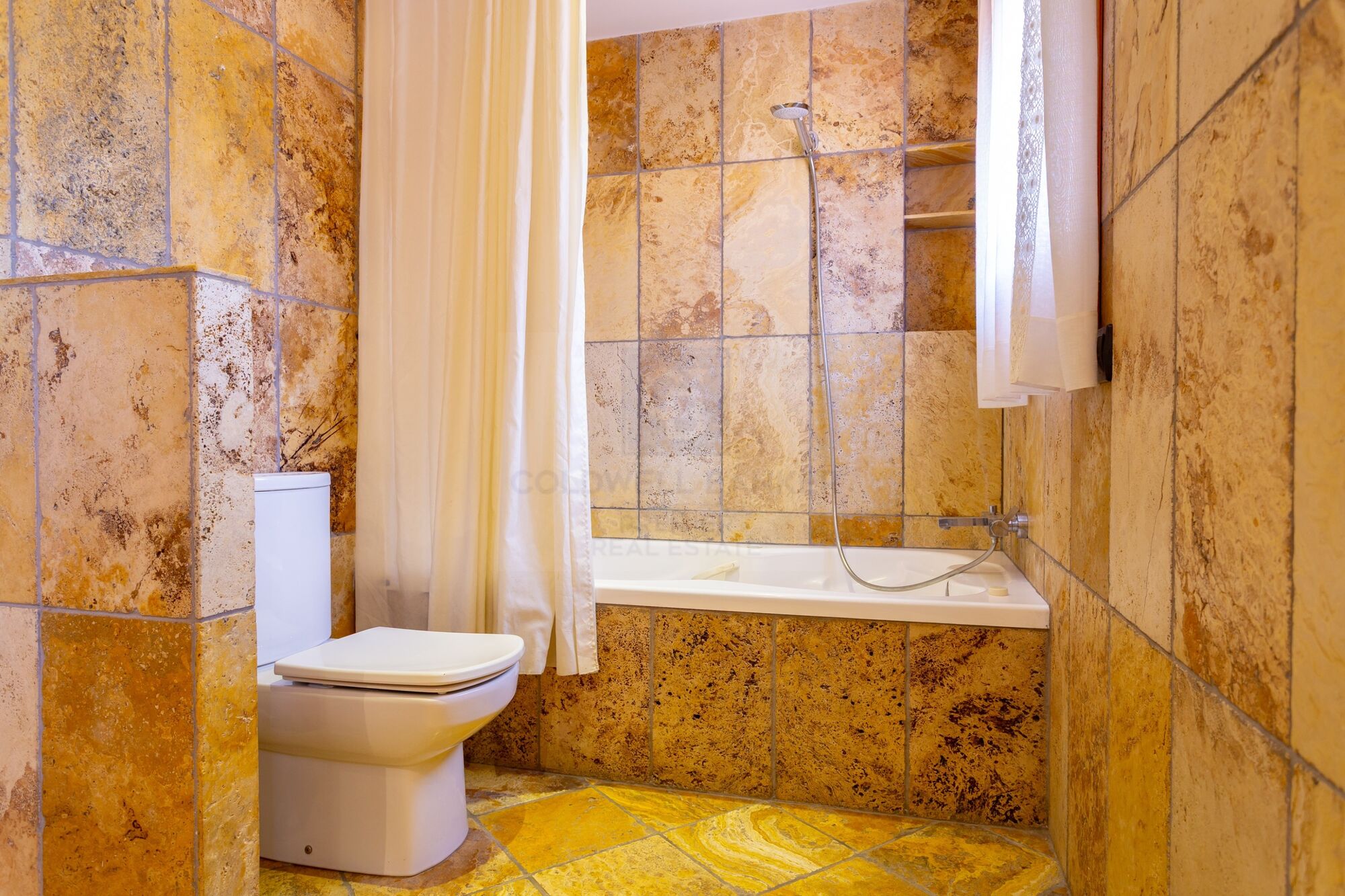 House with pool and garden in Vilafortuny