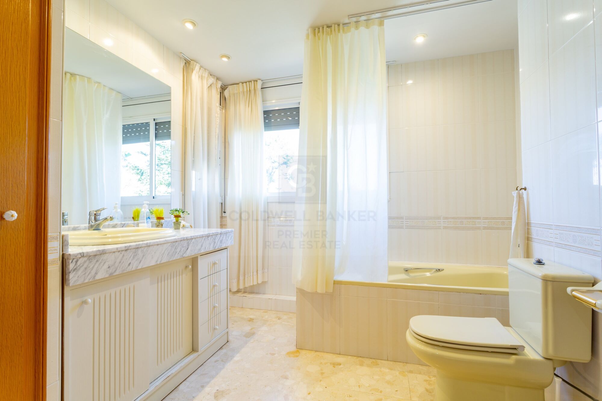 Haus mit Pool und Garten in Vilafortuny