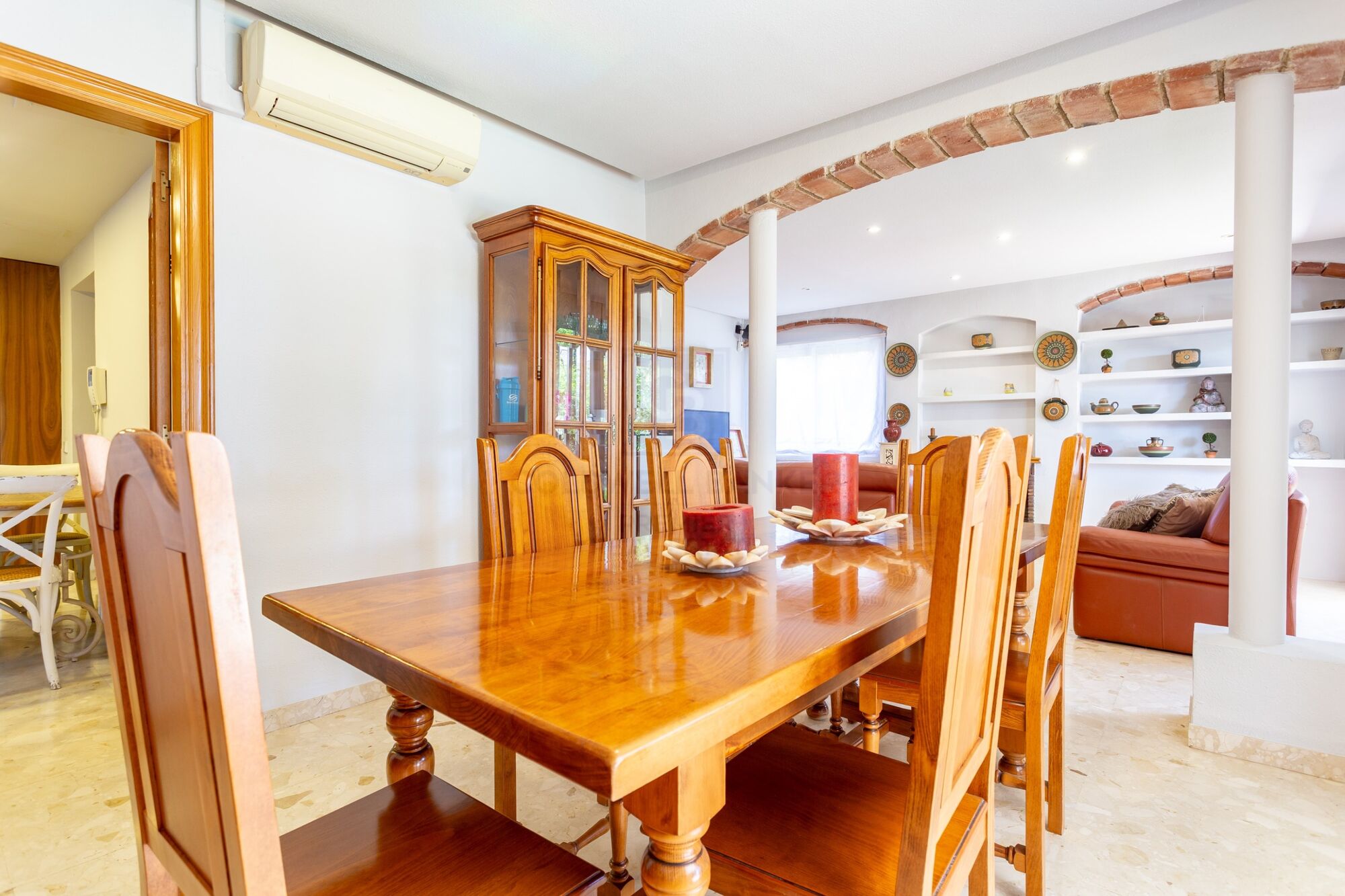 Haus mit Pool und Garten in Vilafortuny