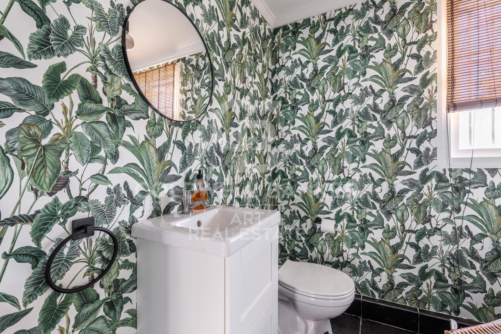 Villa tranquille avec vue sur la mer à Estepona