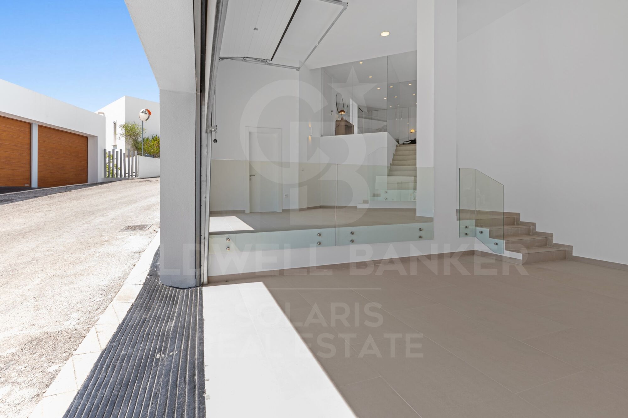 Blanc Altea 19: bright architecture with a Mediterranean soul