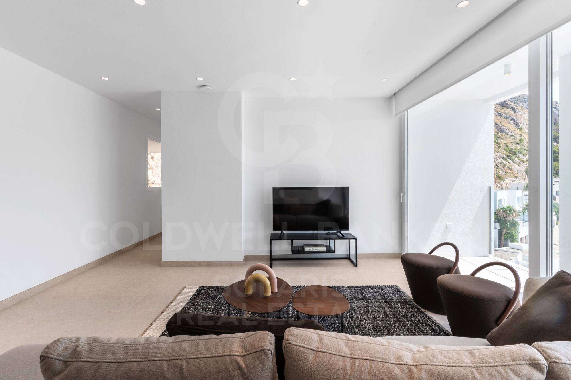 Blanc Altea 19: bright architecture with a Mediterranean soul