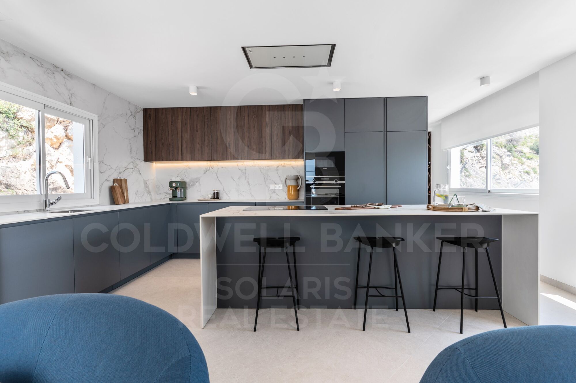 Blanc Altea 19: bright architecture with a Mediterranean soul