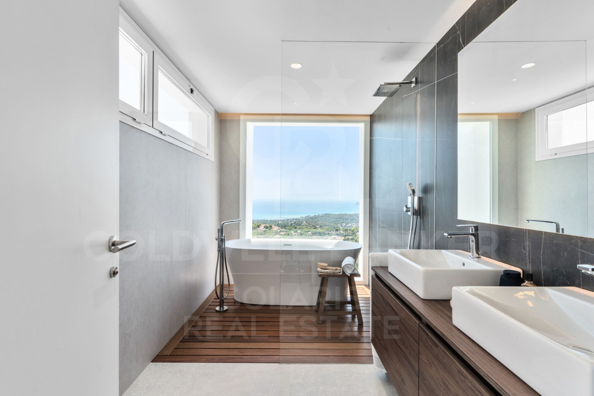 Blanc Altea 19: helle Architektur mit mediterraner Seele