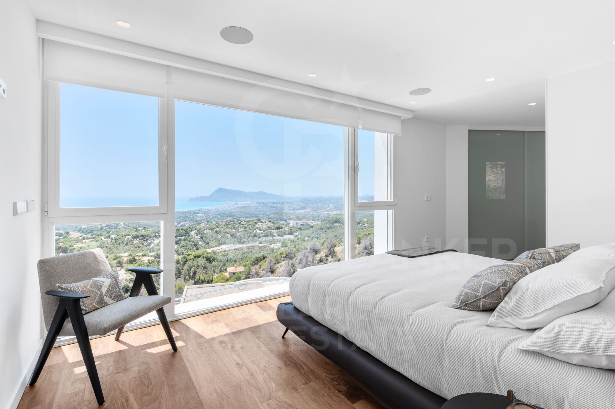 Blanc Altea 19 : une architecture lumineuse à l'âme méditerranéenne