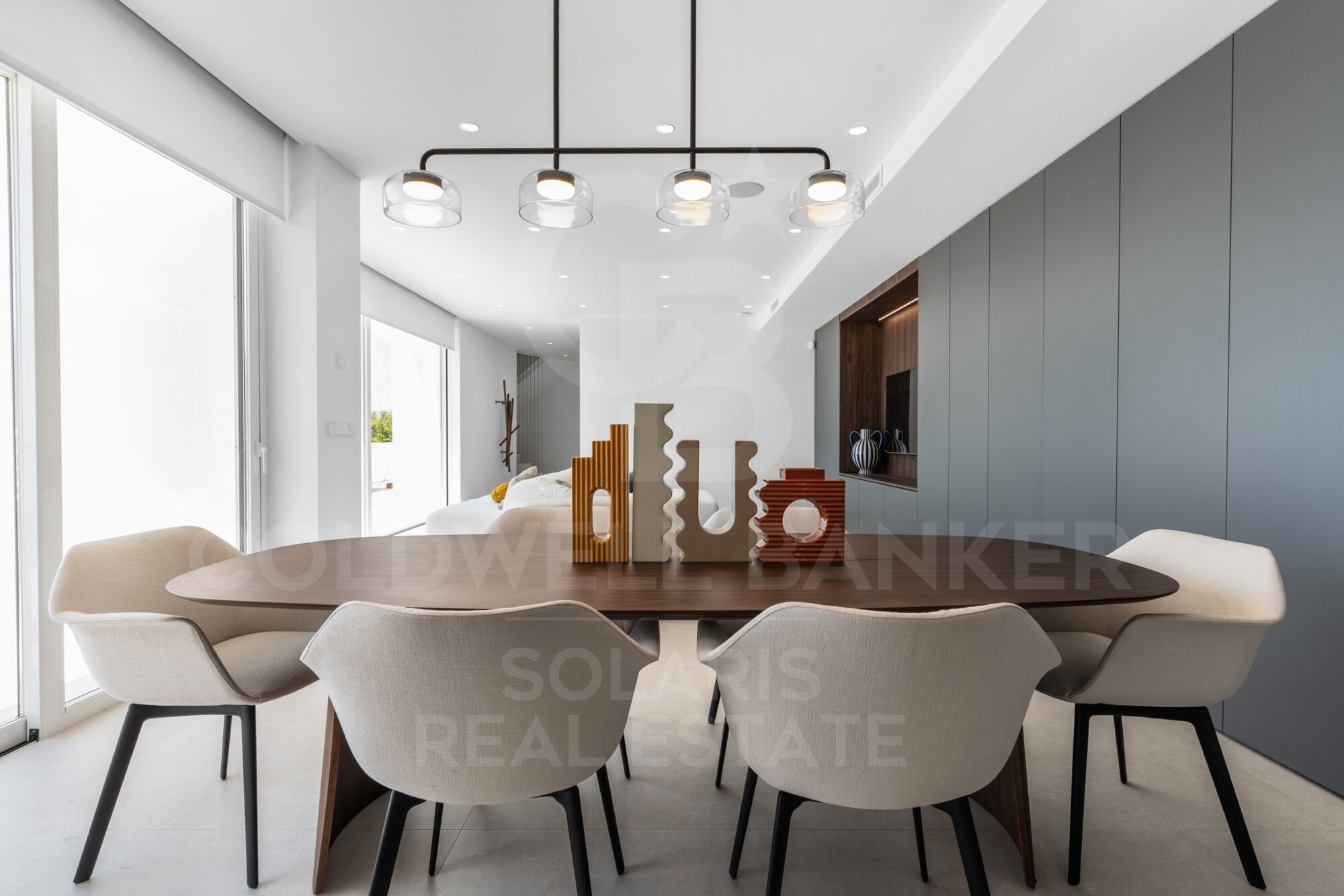 Blanc Altea 19 : une architecture lumineuse à l'âme méditerranéenne