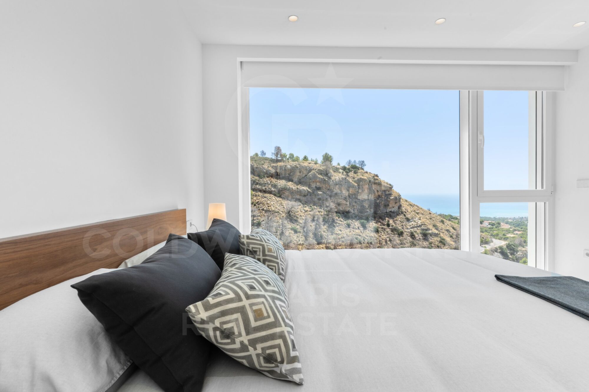 Blanc Altea 19 : une architecture lumineuse à l'âme méditerranéenne