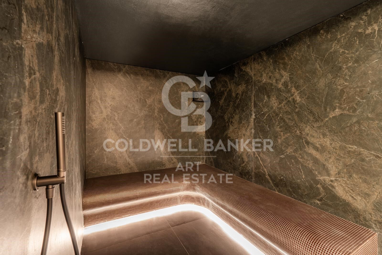 Elegant villa that blends tradition with modern living in Las Brisas, Nueva Andalucía, Marbella