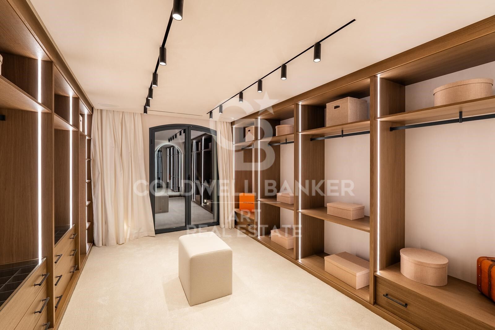 Elegant villa that blends tradition with modern living in Las Brisas, Nueva Andalucía, Marbella