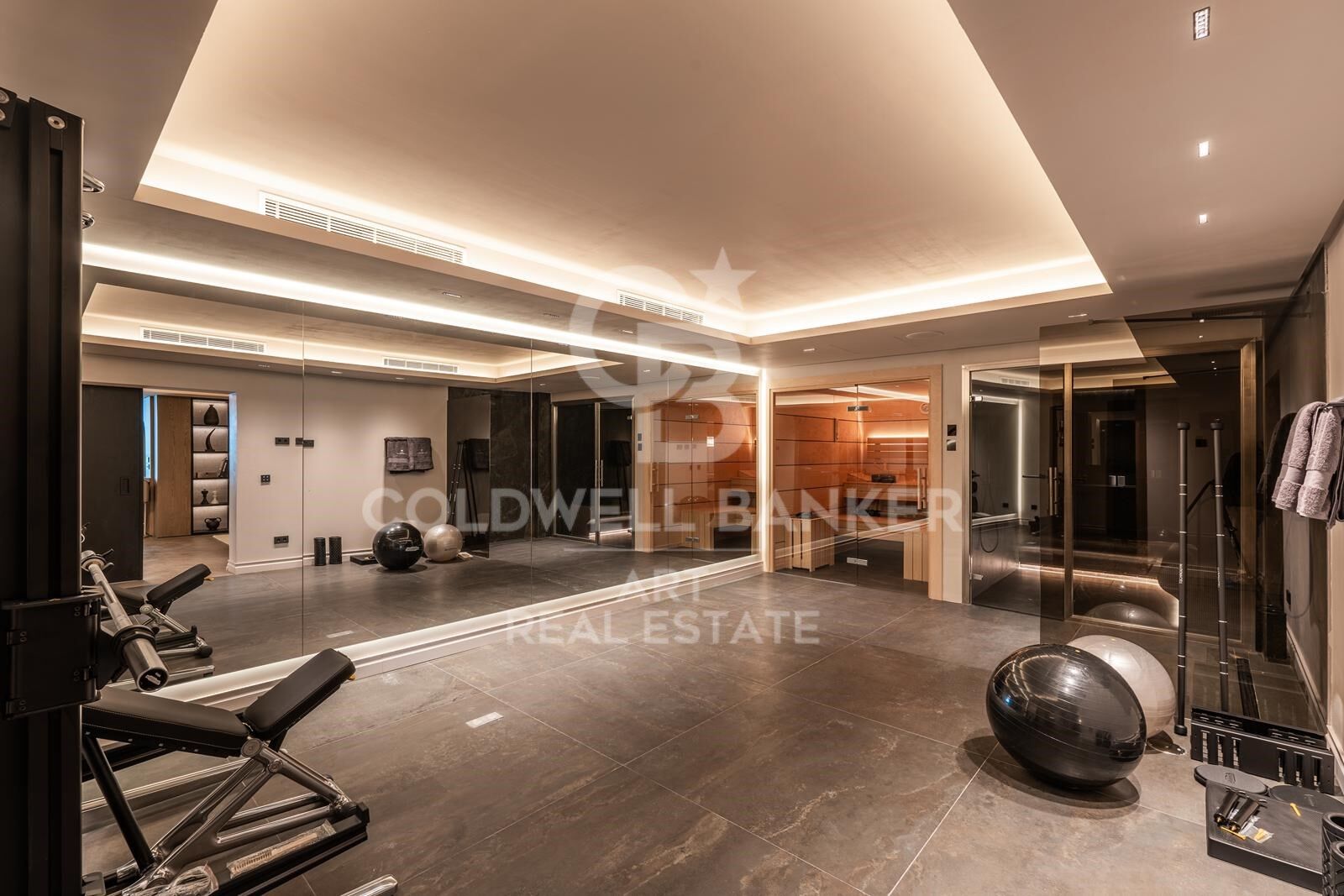 Elegant villa that blends tradition with modern living in Las Brisas, Nueva Andalucía, Marbella