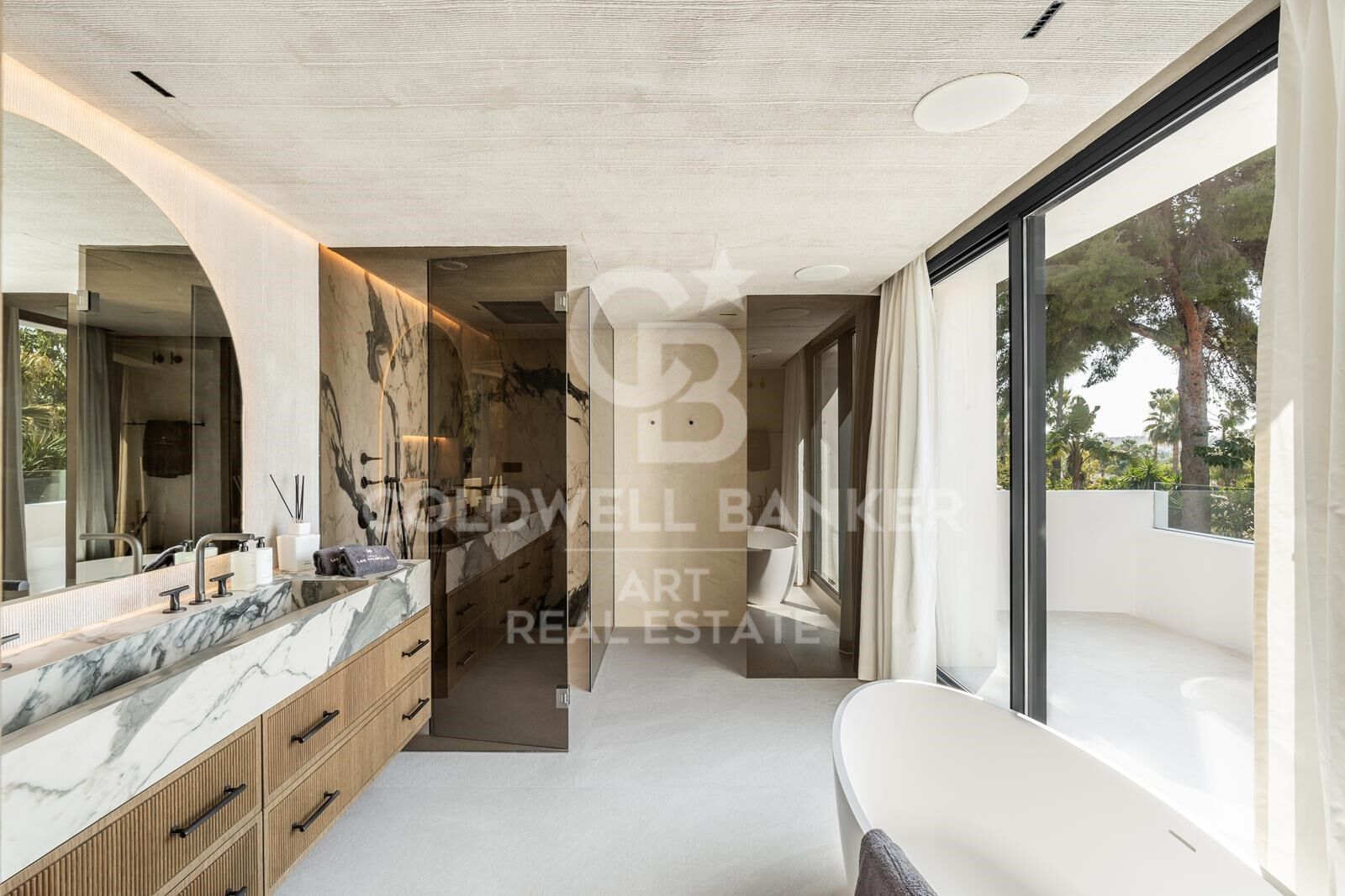 Une villa elegante qui allie tradition et vie moderne à Las Brisas, Nueva Andalucía, Marbella