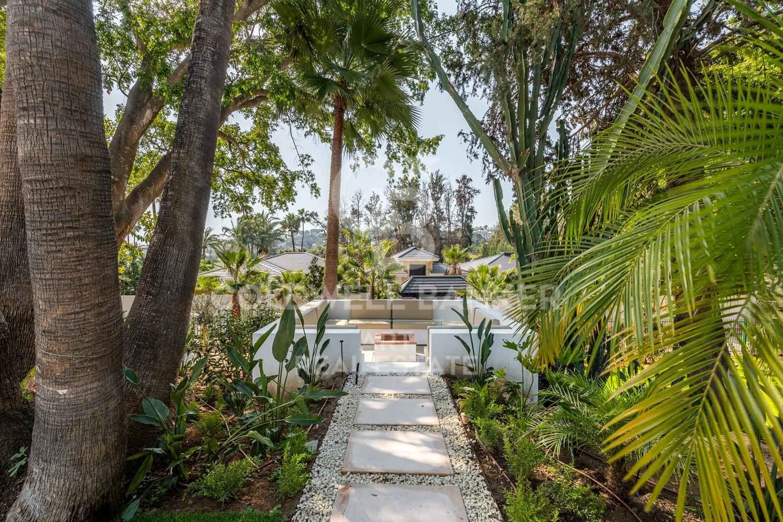 Villa elegante que fusiona tradición y modernidad en Las Brisas, Nueva Andalucía, Marbella