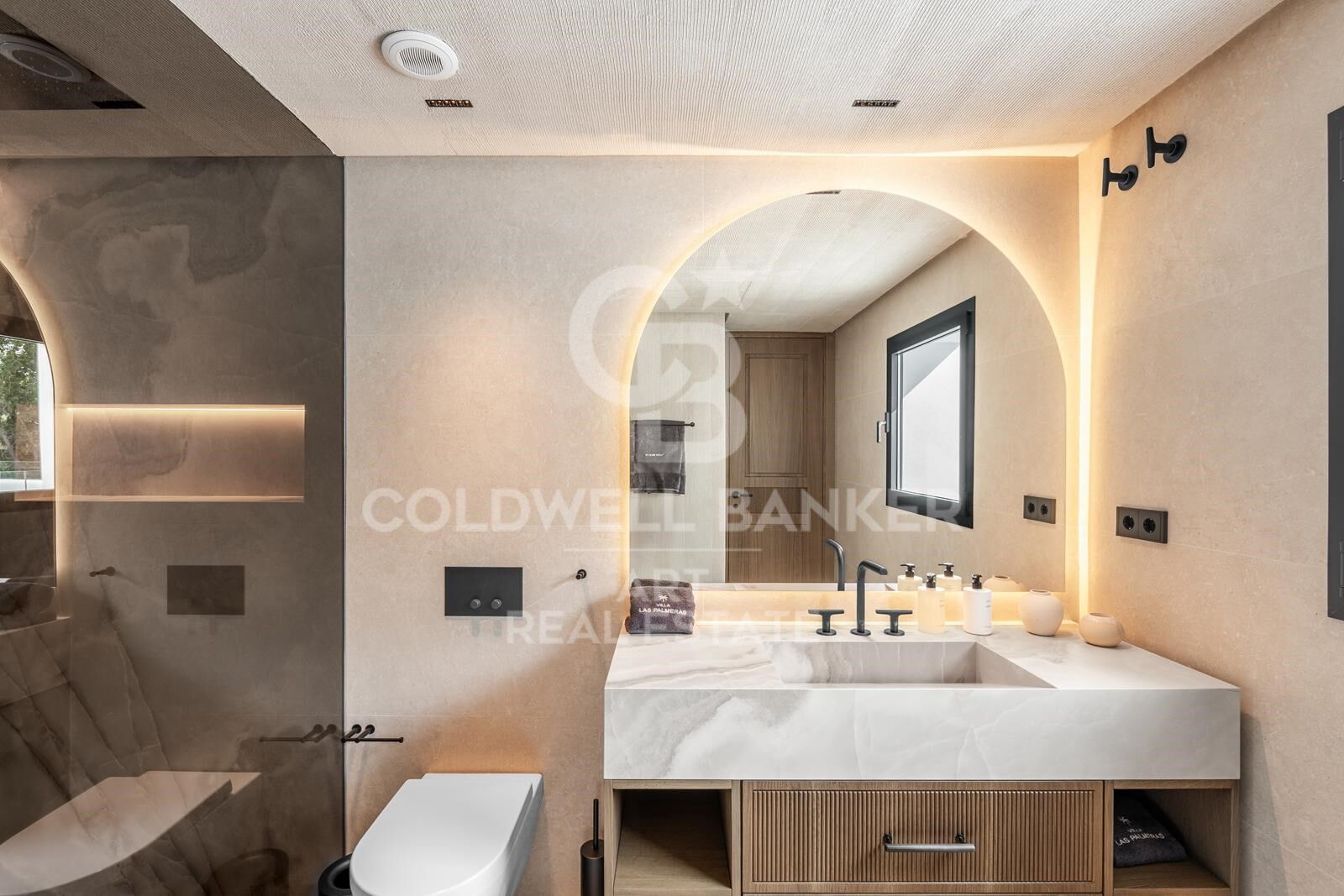 Elegant villa that blends tradition with modern living in Las Brisas, Nueva Andalucía, Marbella