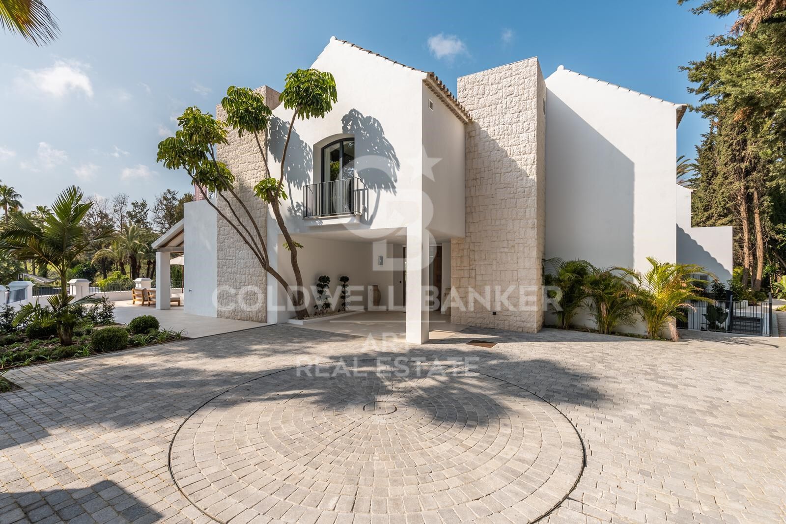 Elegant villa that blends tradition with modern living in Las Brisas, Nueva Andalucía, Marbella