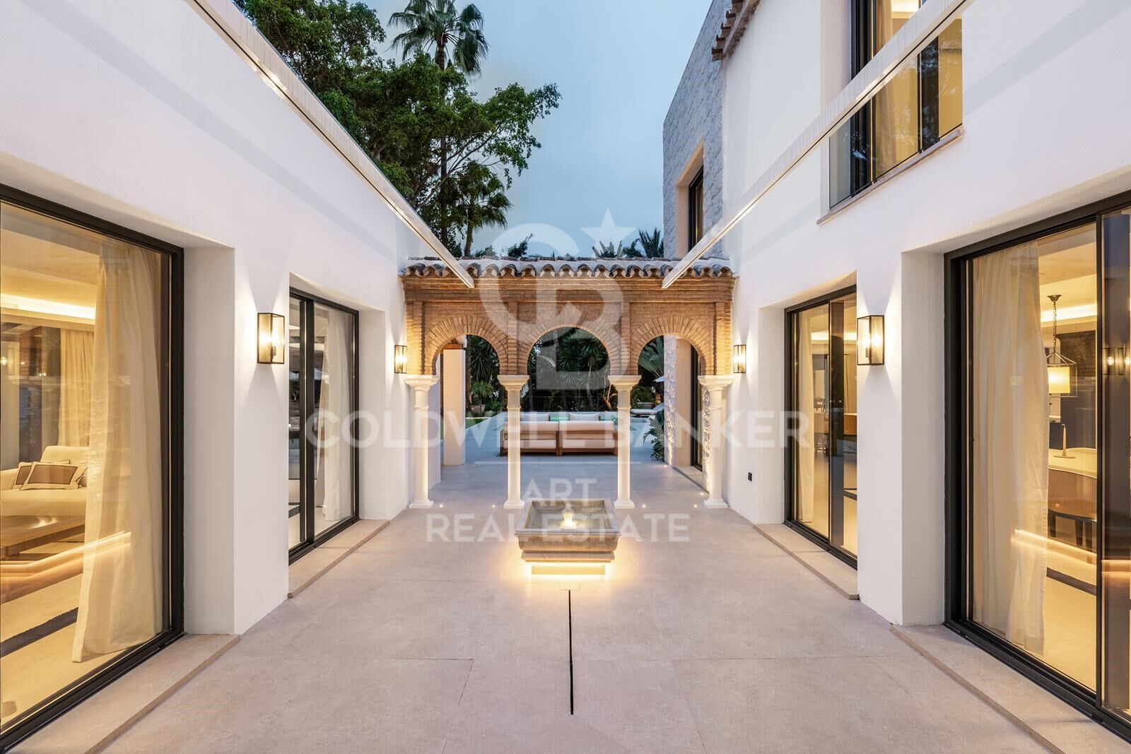 Villa elegante que fusiona tradición y modernidad en Las Brisas, Nueva Andalucía, Marbella