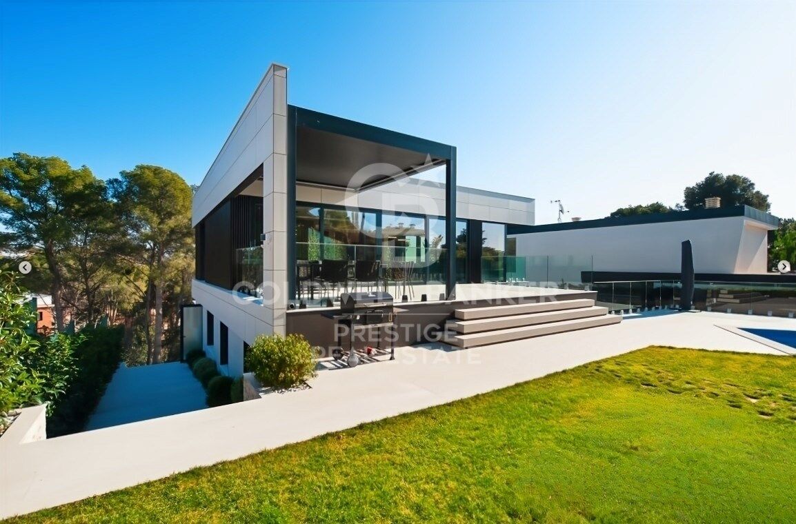 Modern luxury villa in Castelldefels,Barcelona