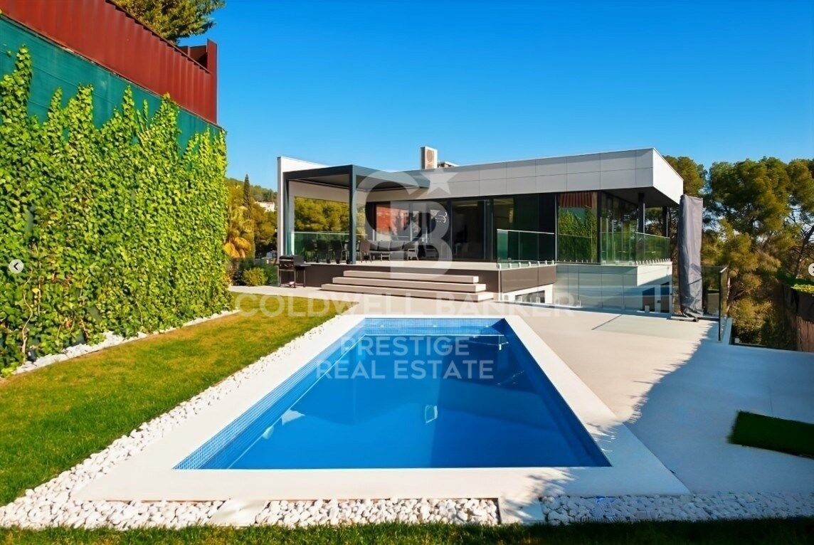 Moderna villa de lujo en Castelldefels, Barcelona