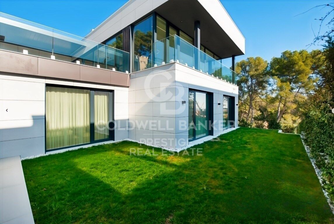 Moderna villa de lujo en Castelldefels, Barcelona