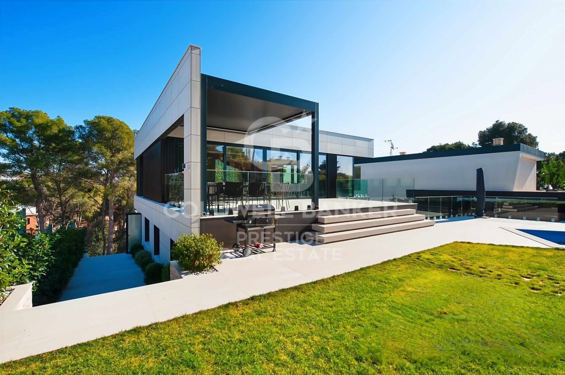 Moderna villa de lujo en Castelldefels, Barcelona