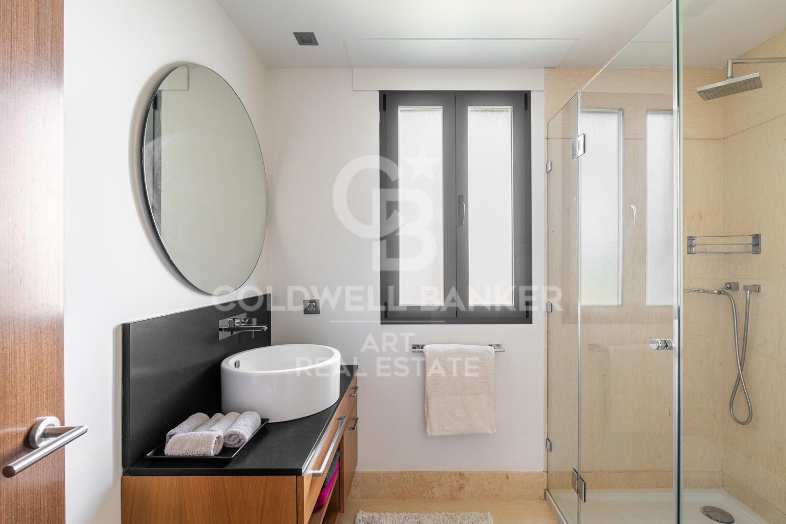 Impecable apartamento de 3 dormitorios con vistas al mar y la montaña en Los Arrayanes Golf