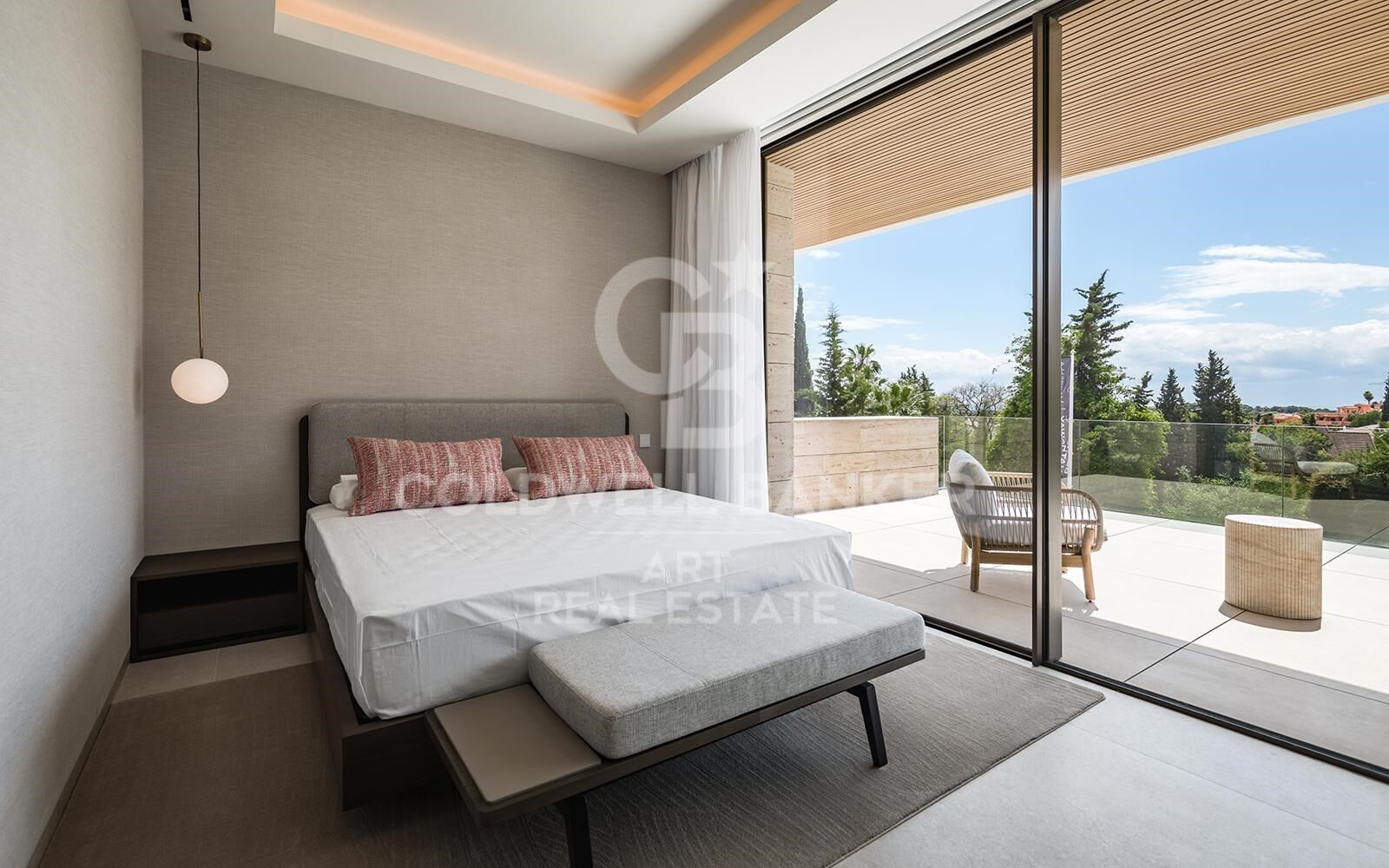 Stunning contemporary villa on a prime corner plot with luxury finishes in Benahavís