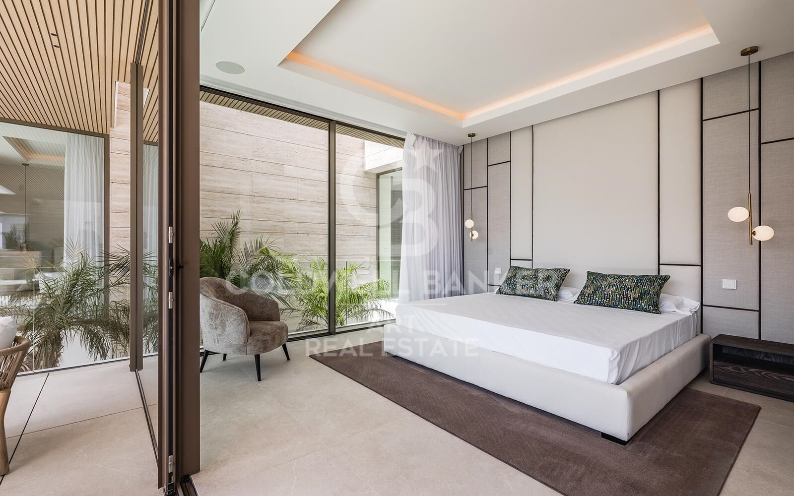 Stunning contemporary villa on a prime corner plot with luxury finishes in Benahavís