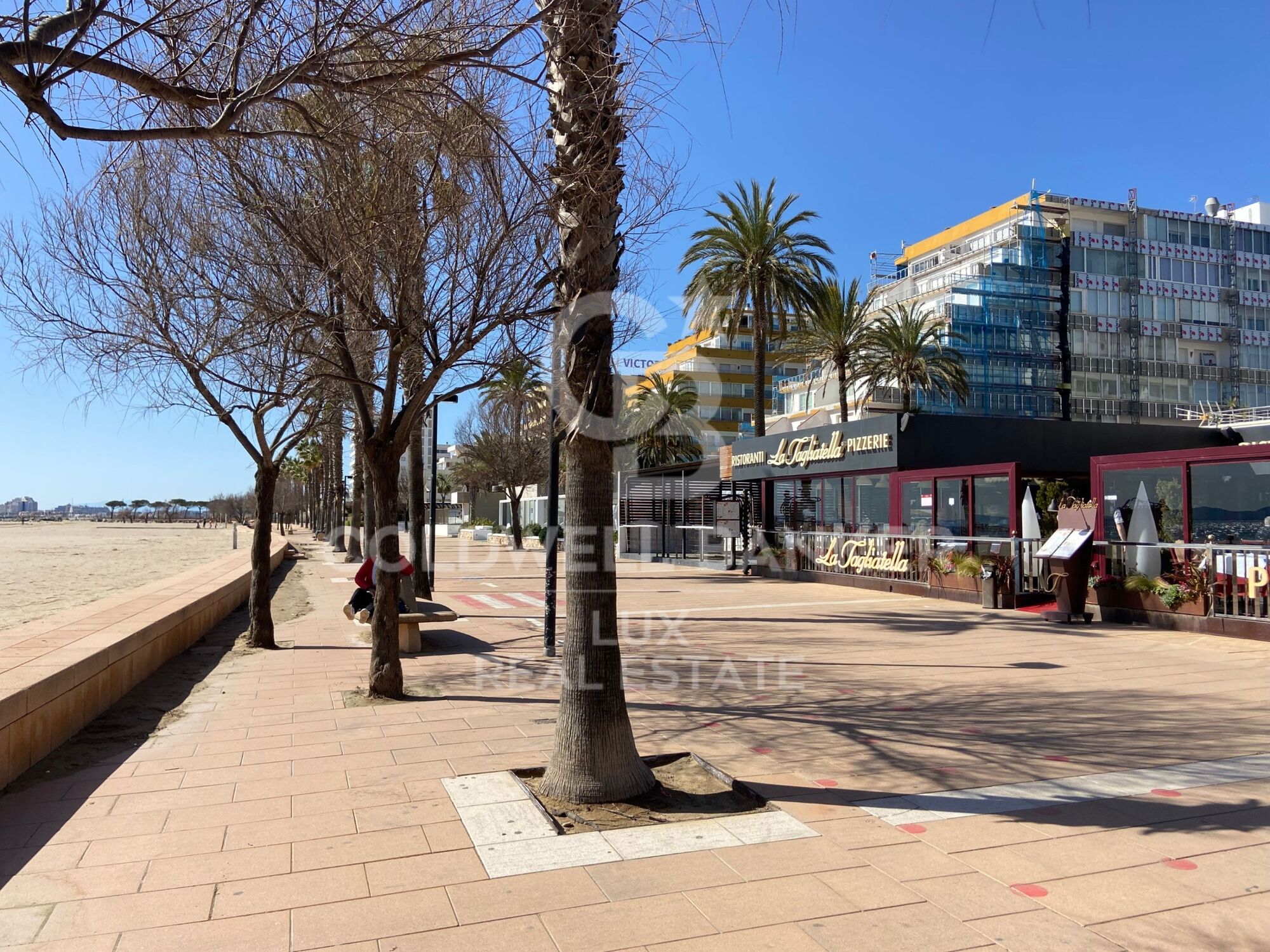 Commercial premises for sale for investors in Santa Margarita