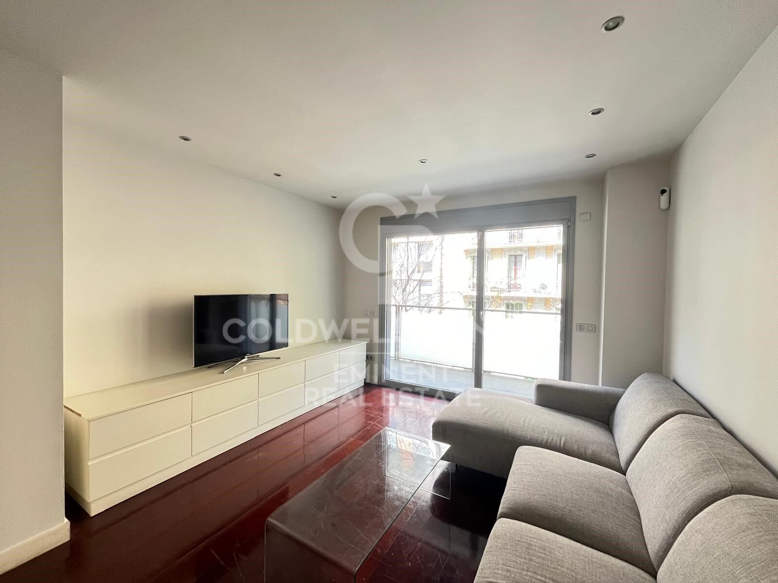 Renovated and furnished apartment in La Antiga Esquerra