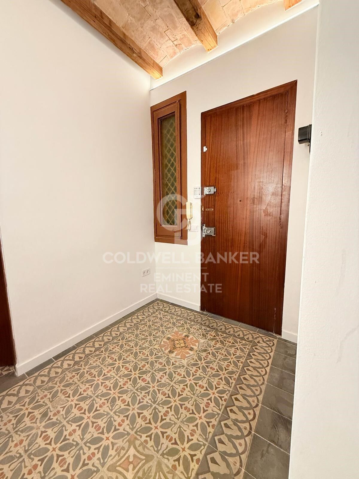 Magnificent renovated apartment in a regal building, next to the Sagrada Familia.