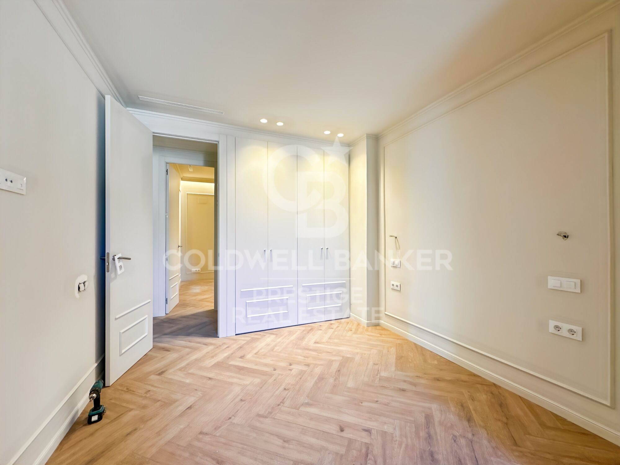 Renovated apartment in a regal building in the Eixample