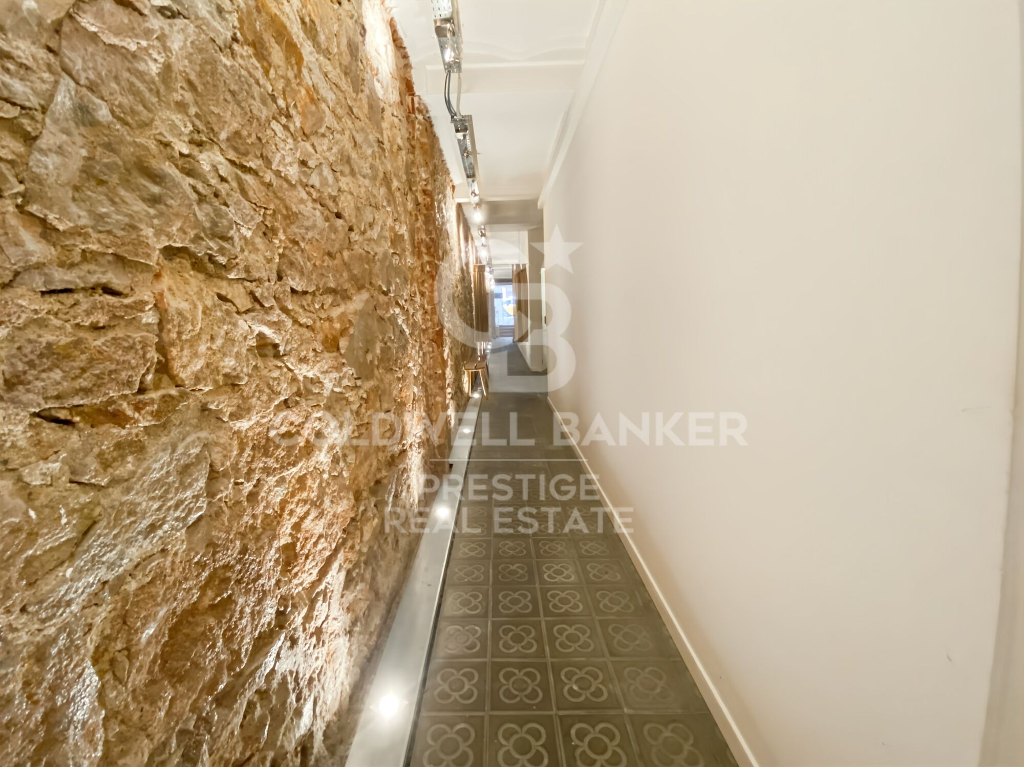 Charming commercial space in the heart of Barcelona's Eixample district