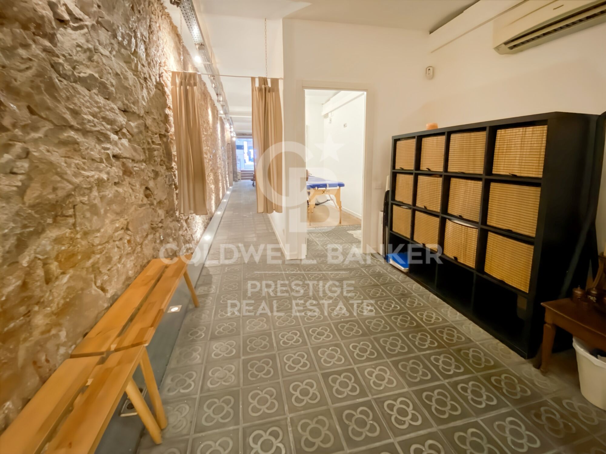 Charming commercial space in the heart of Barcelona's Eixample district