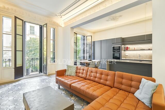 Newly renovated luxury flat in Eixample of Barcelona