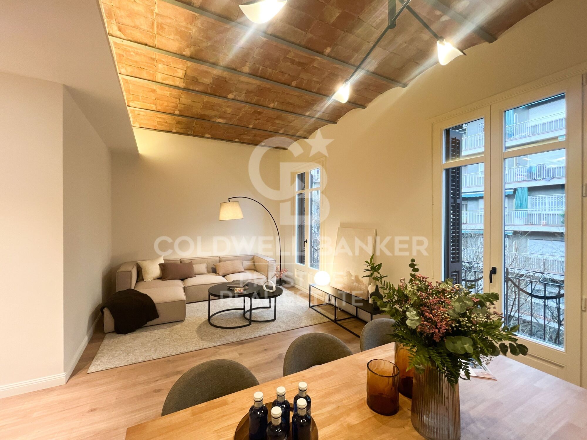 Zu verkaufen renovierte Wohnung in Eixample Izquierdo , Barcelona