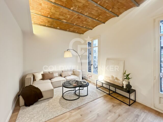 Zu verkaufen renovierte Wohnung in Eixample Izquierdo , Barcelona