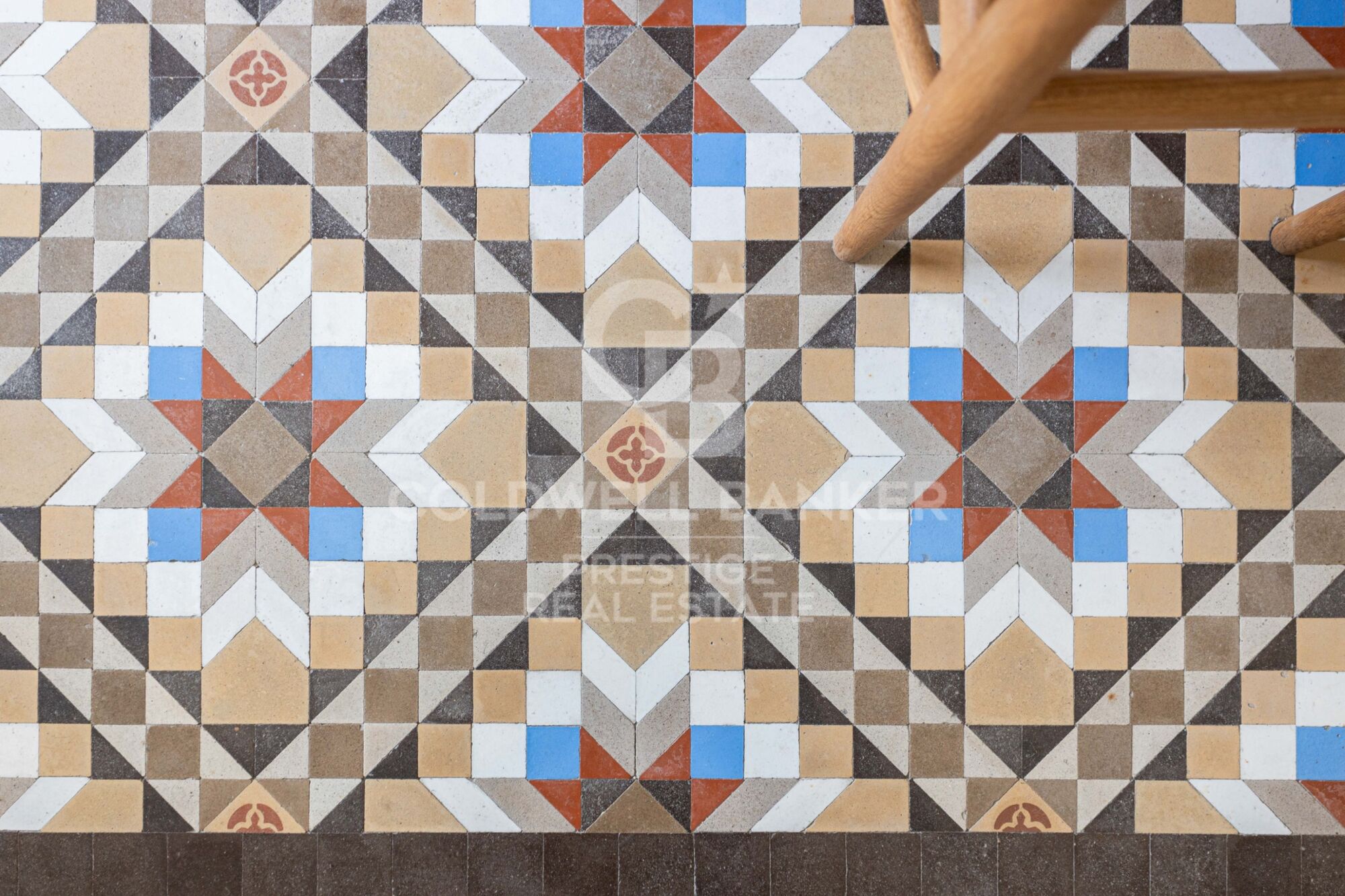 Penthouse for sale in modernist building in L'Eixample Derecho