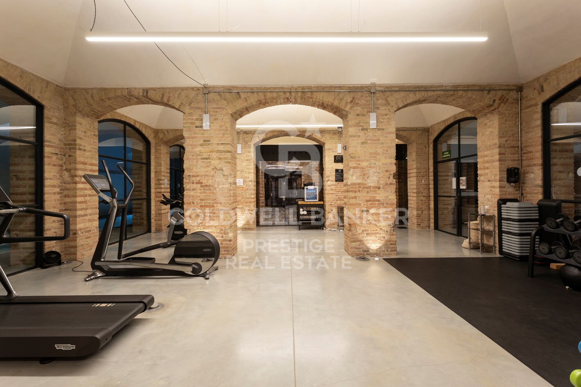 Penthouse for sale in modernist building in L'Eixample Derecho