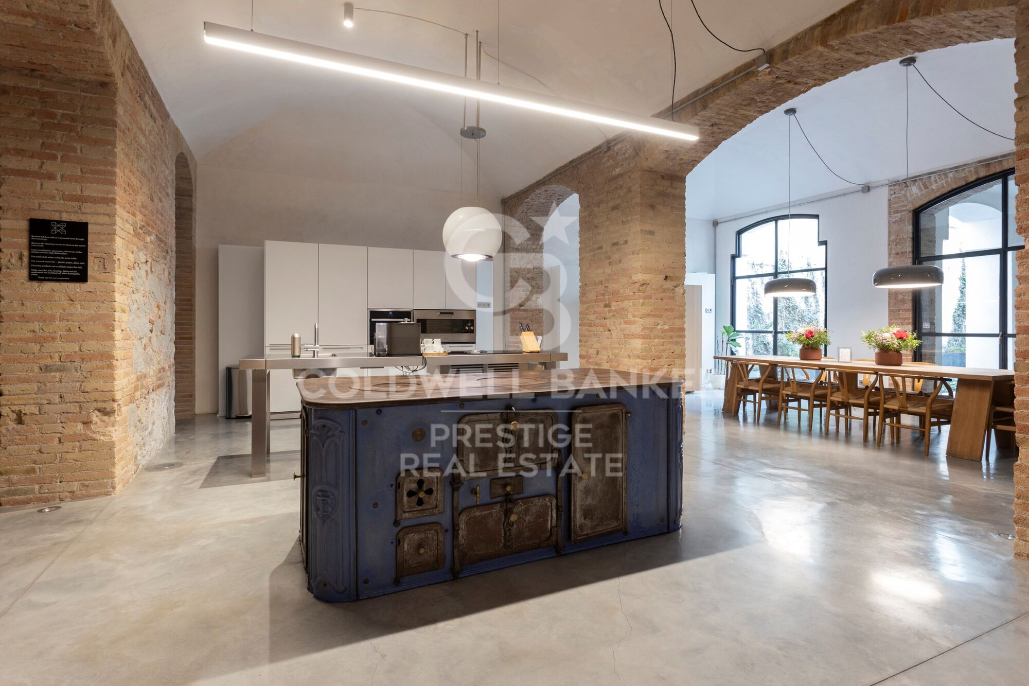 Penthouse à vendre dans un immeuble moderniste à L'Eixample Derecho