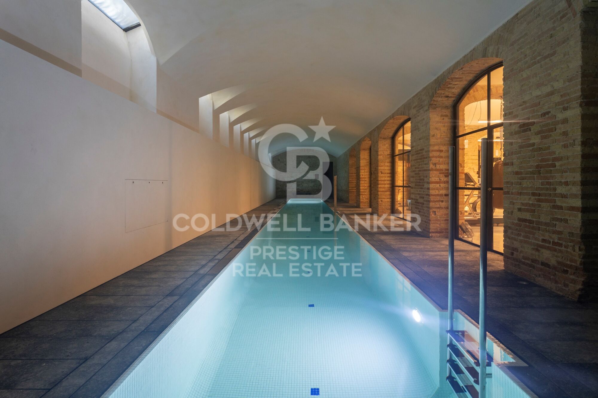 Penthouse à vendre dans un immeuble moderniste à L'Eixample Derecho