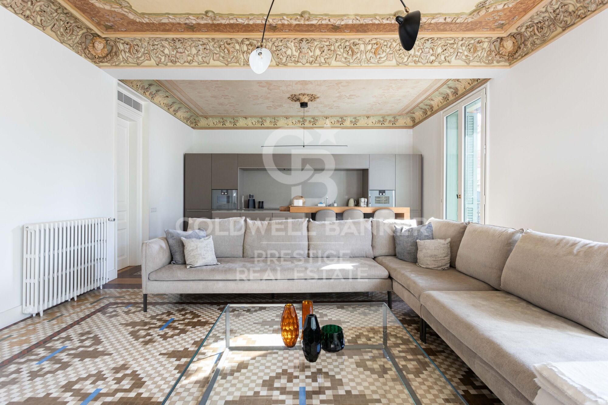 Penthouse à vendre dans un immeuble moderniste à L'Eixample Derecho