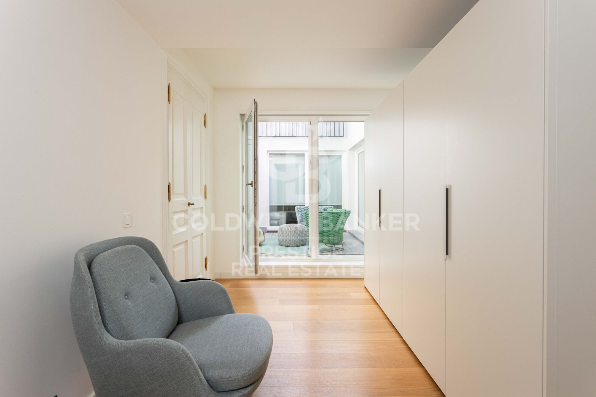 Ático en venta en edificio modernista de L'Eixample Derecho