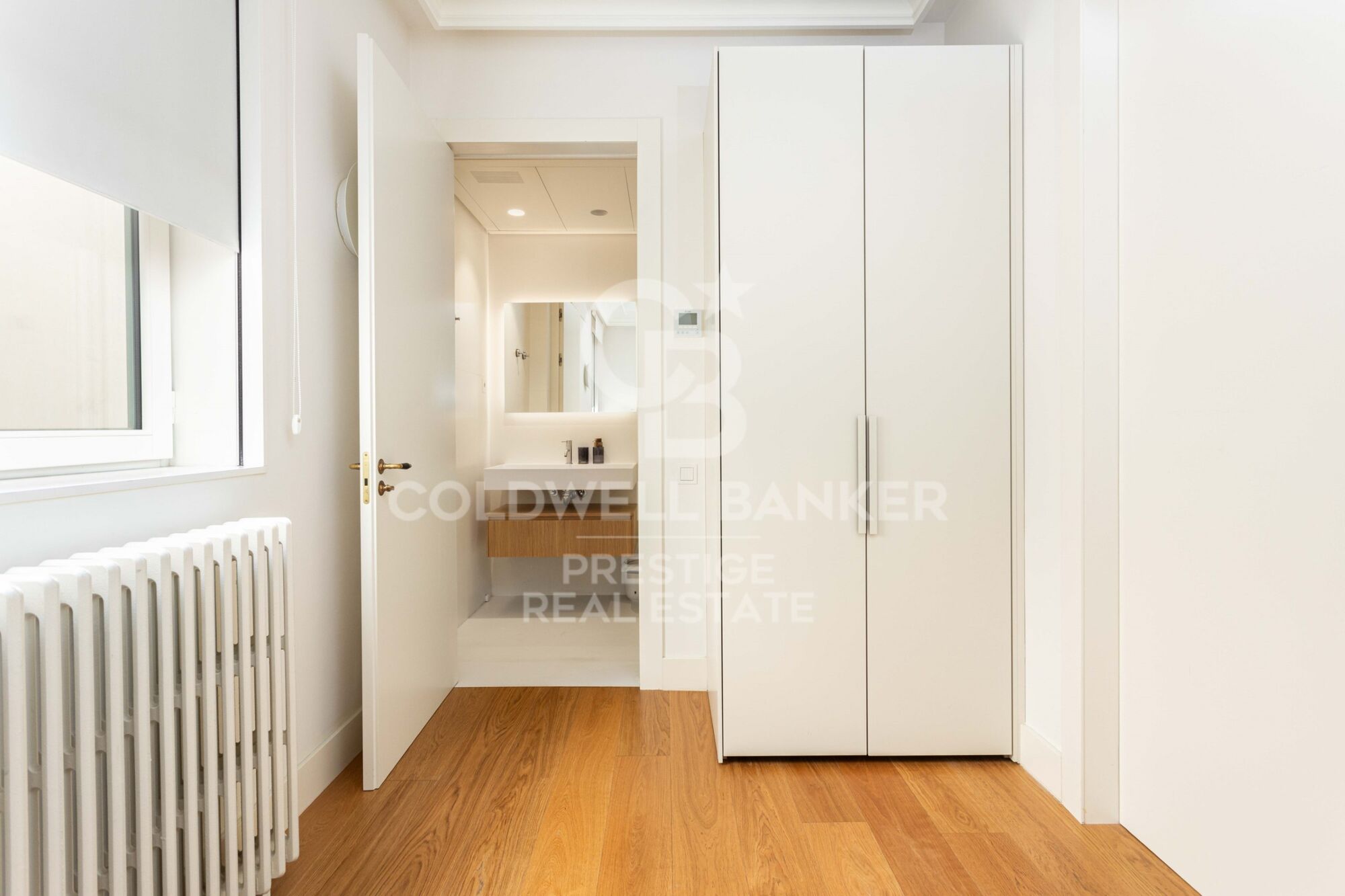 Penthouse à vendre dans un immeuble moderniste à L'Eixample Derecho