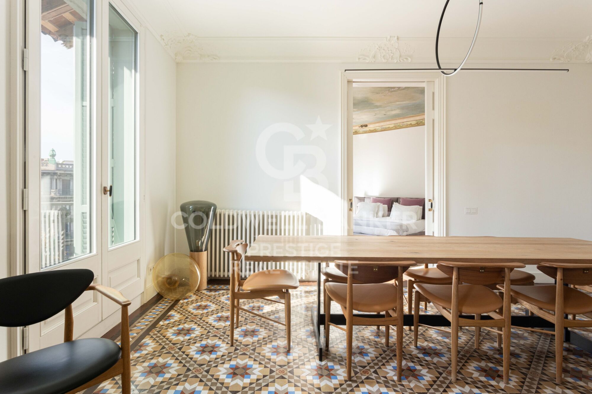 Penthouse à vendre dans un immeuble moderniste à L'Eixample Derecho