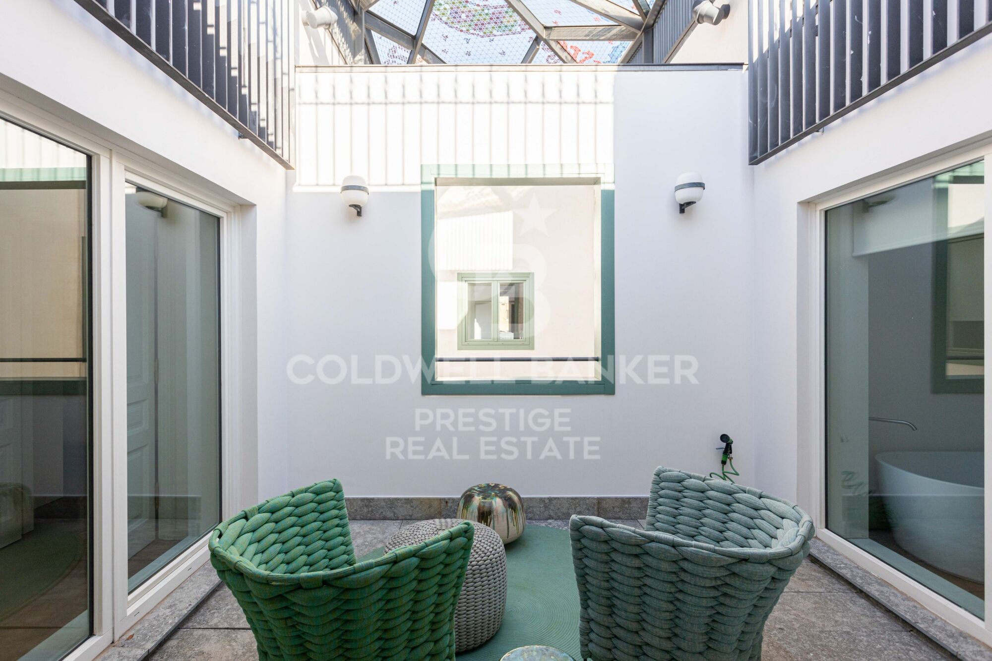Penthouse à vendre dans un immeuble moderniste à L'Eixample Derecho