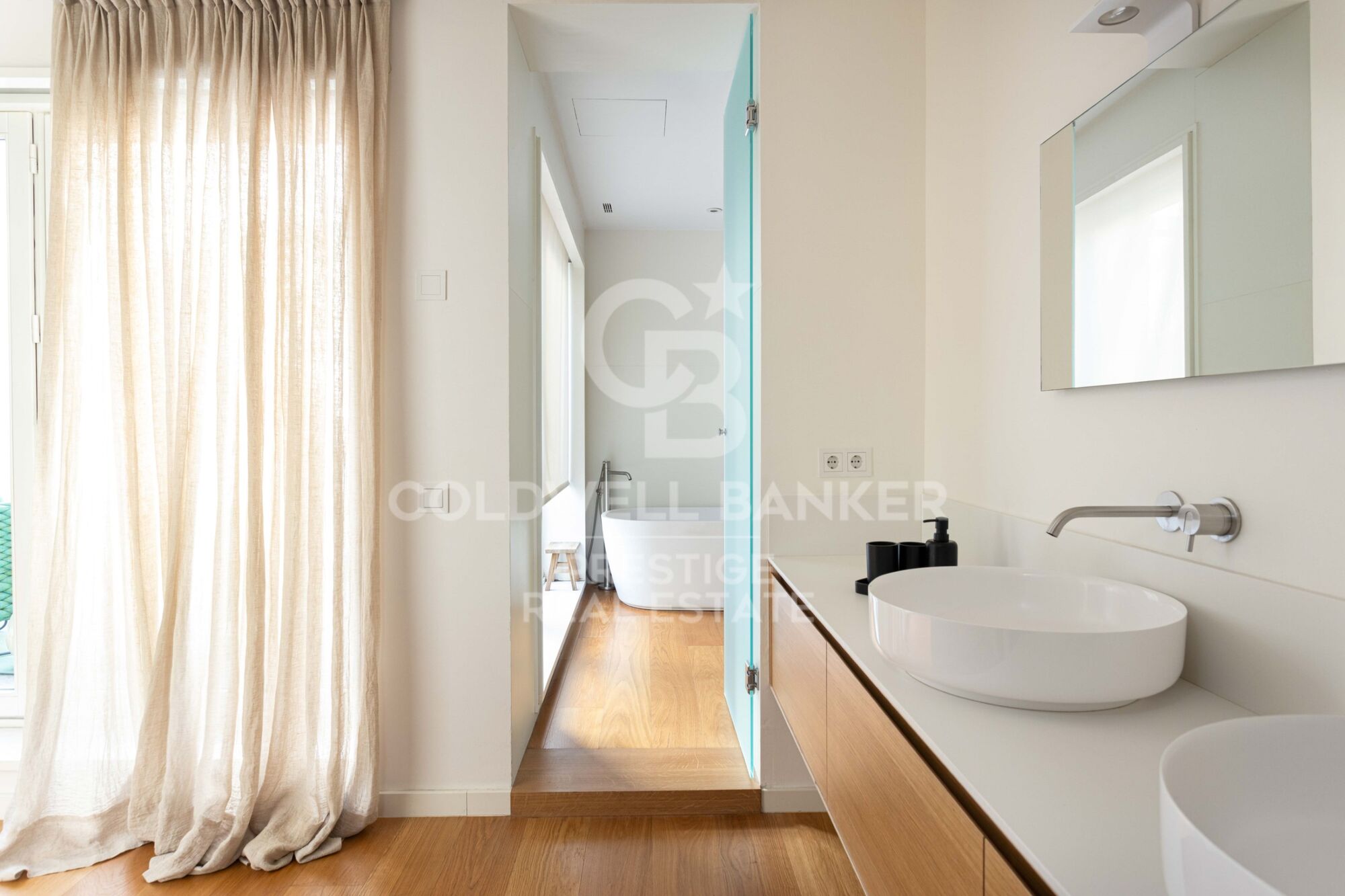 Penthouse à vendre dans un immeuble moderniste à L'Eixample Derecho