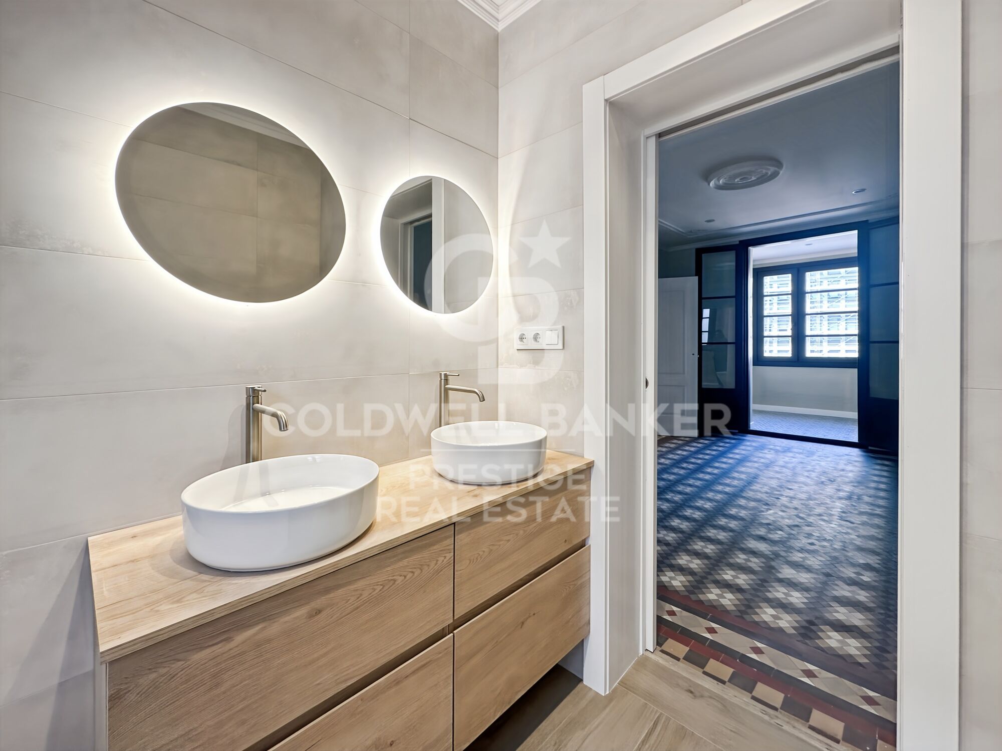 High-floor 160 m² apartment, newly renovated in the Eixample, Barcelona